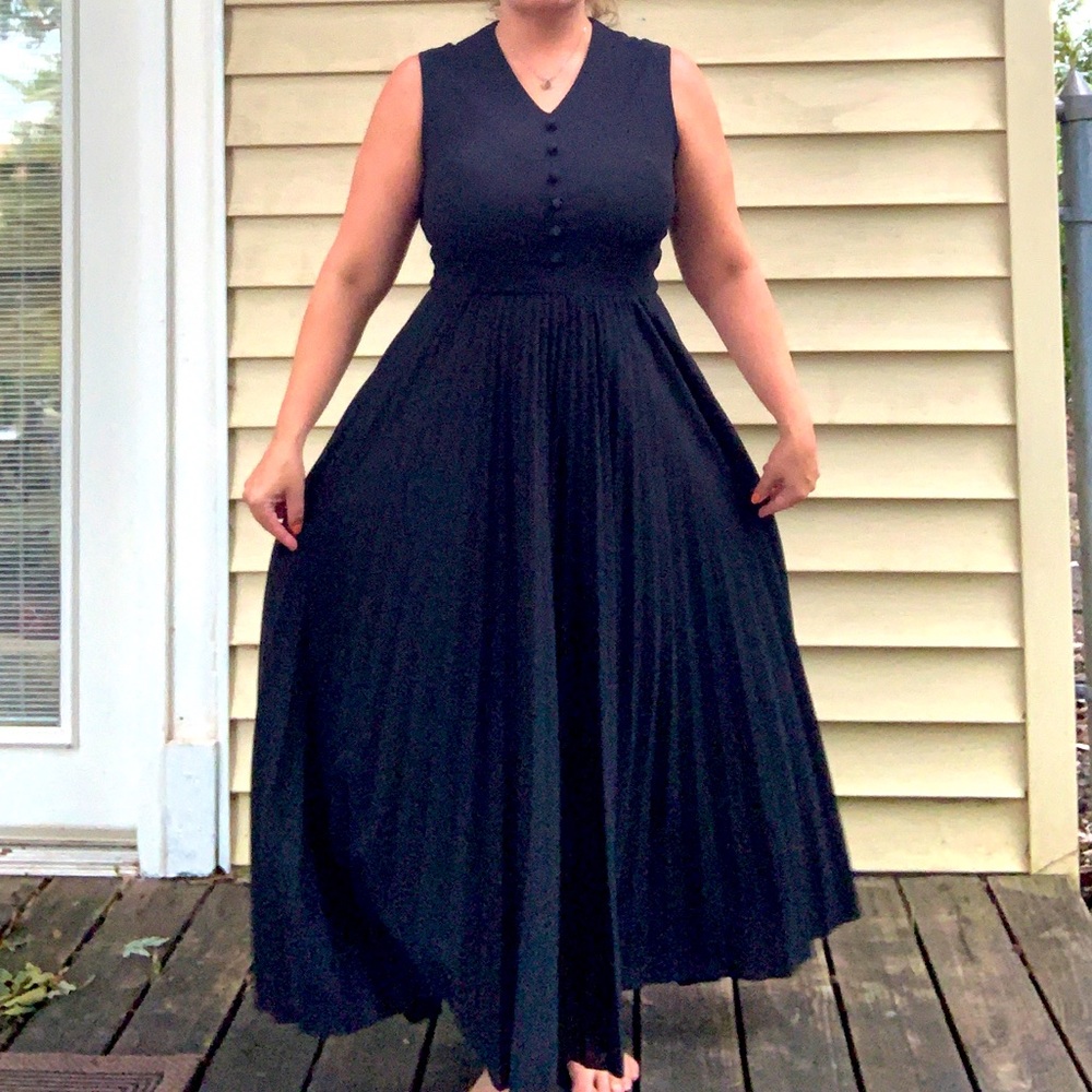 Vintage 1970’s polyester pleated maxi dress